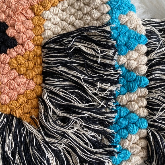 sale | woven pouch - Picture 3 of 6